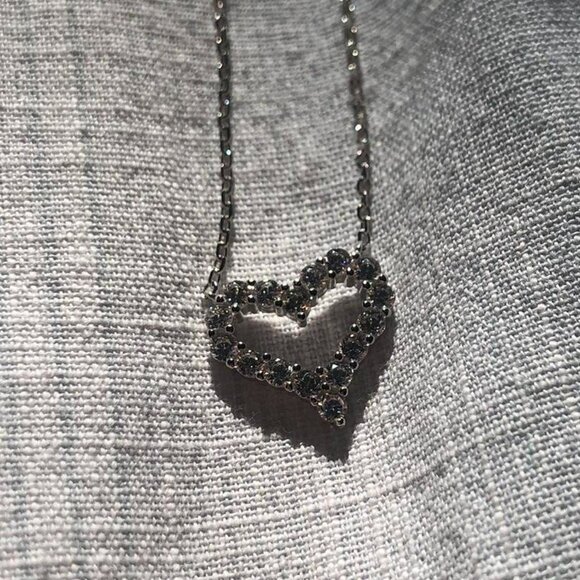 Leemi Paris Heart Necklace - Picture 2 of 3